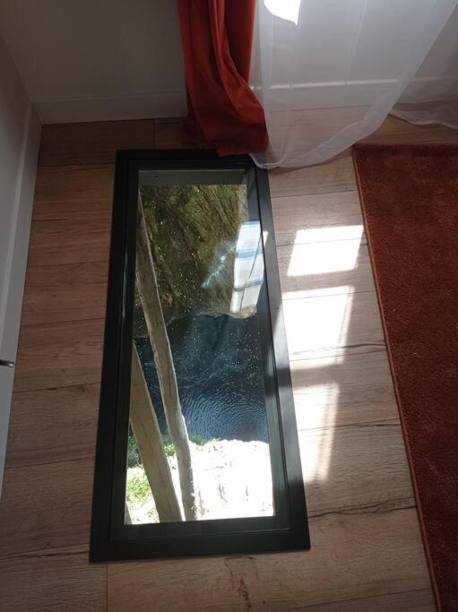 Maison Suspendue Avec Jacuzzi Privatif Pont-en-Royans Extérieur photo