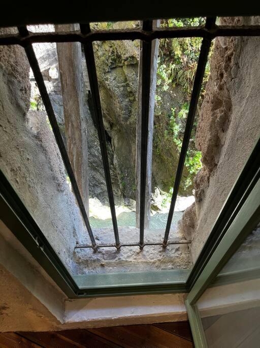 Maison Suspendue Avec Jacuzzi Privatif Pont-en-Royans Extérieur photo