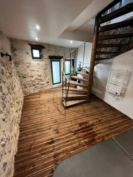 Maison Suspendue Avec Jacuzzi Privatif Pont-en-Royans Extérieur photo